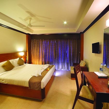 Hotel Zodiac Regency Kollam Ngoại thất bức ảnh