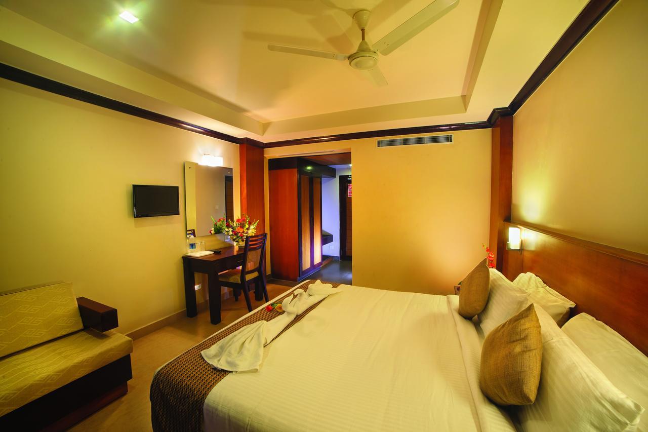 Hotel Zodiac Regency Kollam Ngoại thất bức ảnh