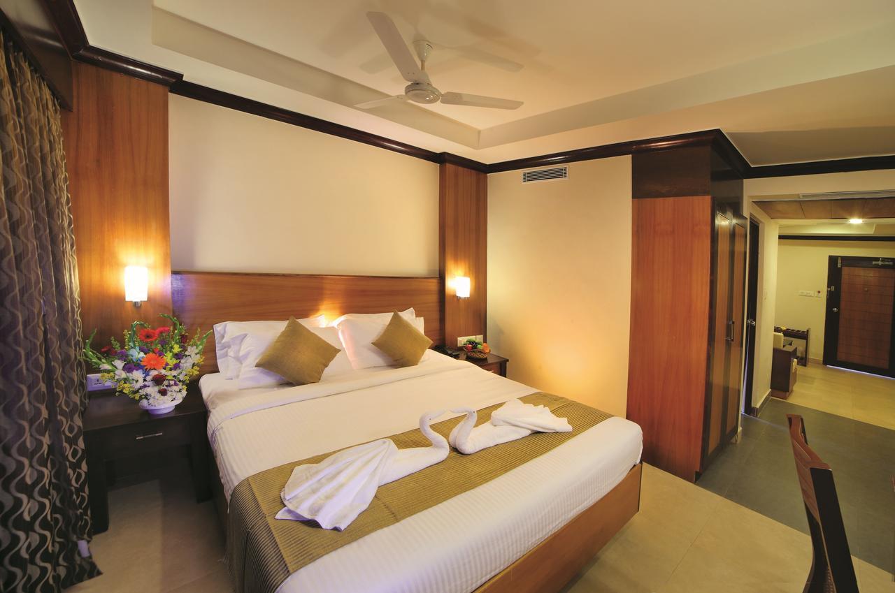 Hotel Zodiac Regency Kollam Ngoại thất bức ảnh