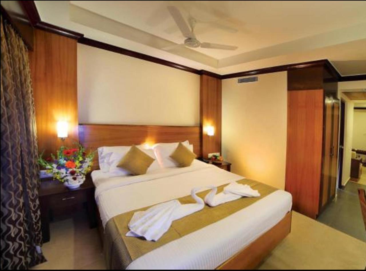 Hotel Zodiac Regency Kollam Ngoại thất bức ảnh