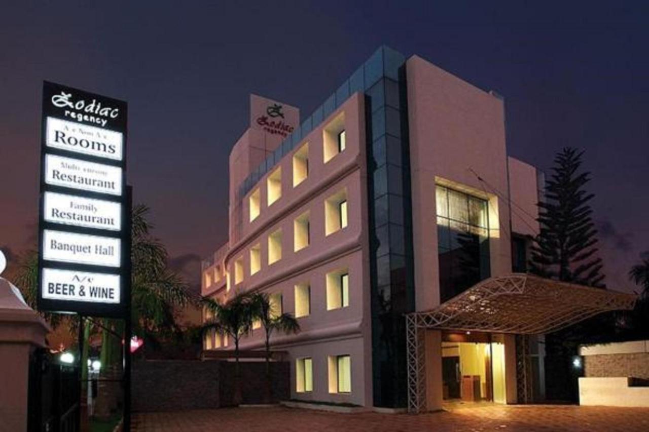 Hotel Zodiac Regency Kollam Ngoại thất bức ảnh